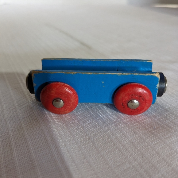 VTG Wooden Train Engine,log hauler w/log  toy wood wheels Thomas Brio compatible - Picture 10 of 16
